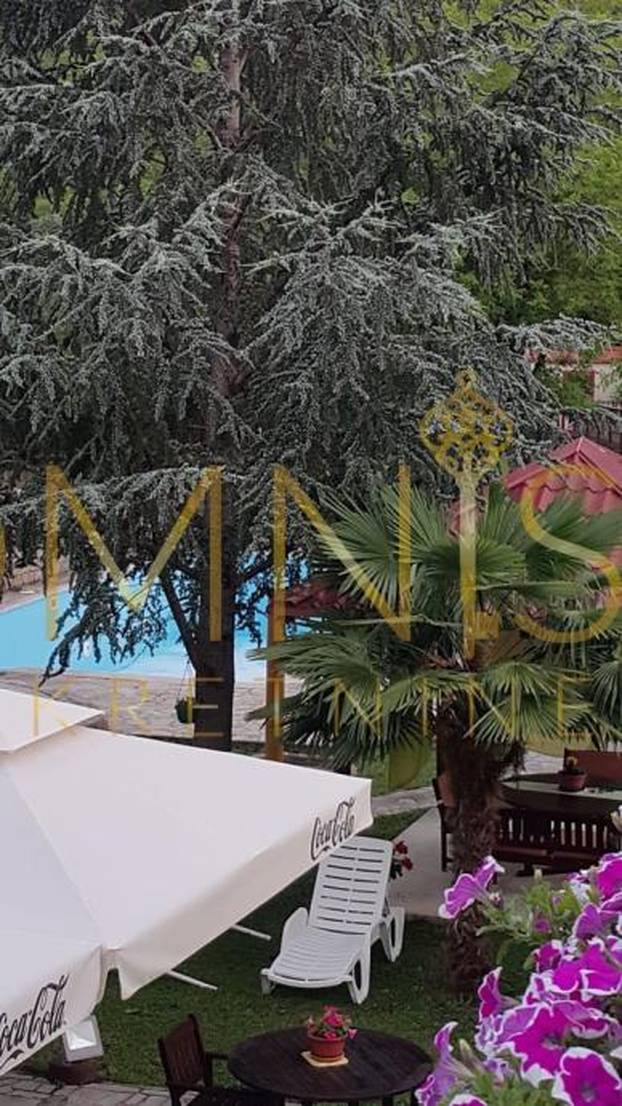 FOTO 'Dvorac' u Buzetu za 5,2 milijuna eura: Ima svoj bazen, saunu i posebno uređeni vrt