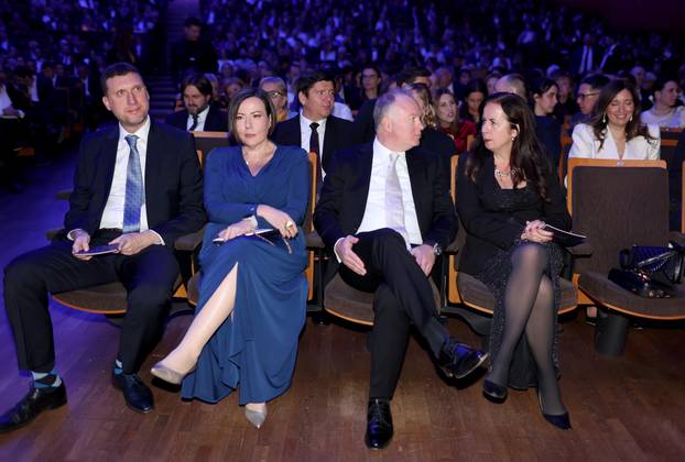 Zagreb: Brojni poznati na Božićnom gala koncertu Croatia osiguranja "Croatia povezana pjesmom" u KD Lisinski