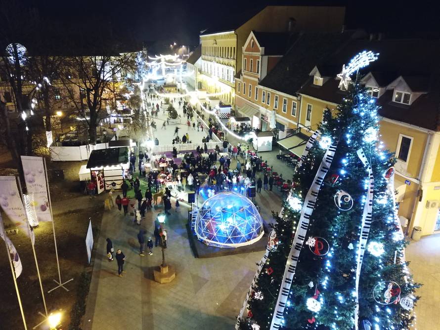 Advent u Slavoniji i Baranji: Bal lipicanaca, virtualne igre...