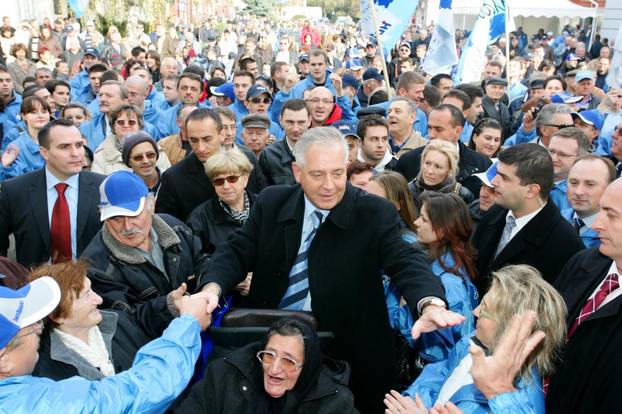 Sanader i simpatizeri: Ovako su HDZ-ovi skupovi izgledali 2007.