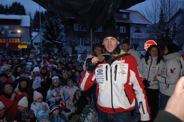 ARHIVA - 2009. Mrkopalj: Do?ek Jakova Faka, bron?anog biatlonca