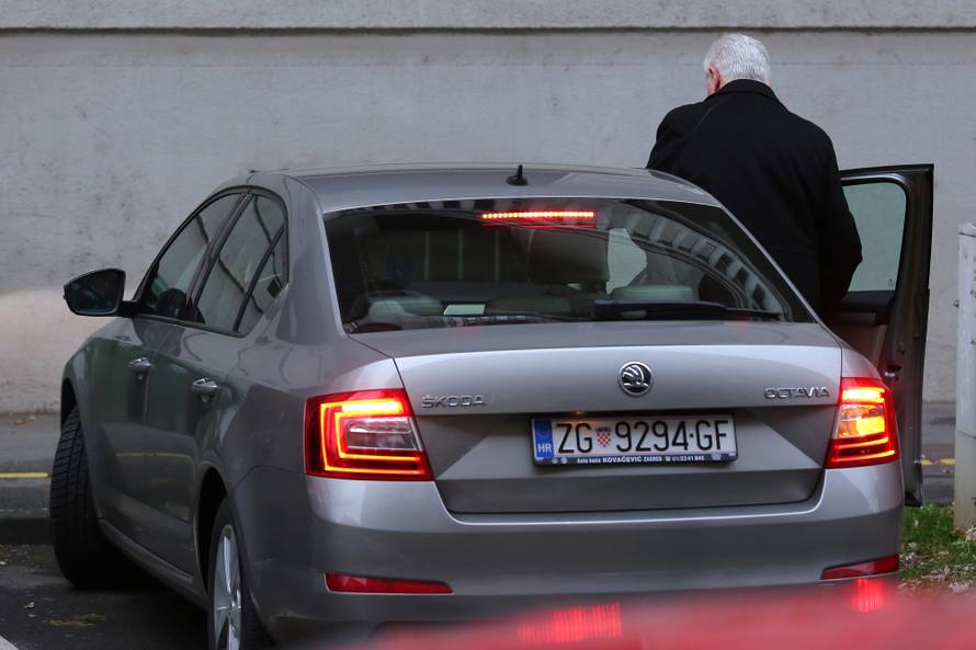 Gazda je 'vratio' staru frizuru i poručio svima: Osvojit ću vlast!