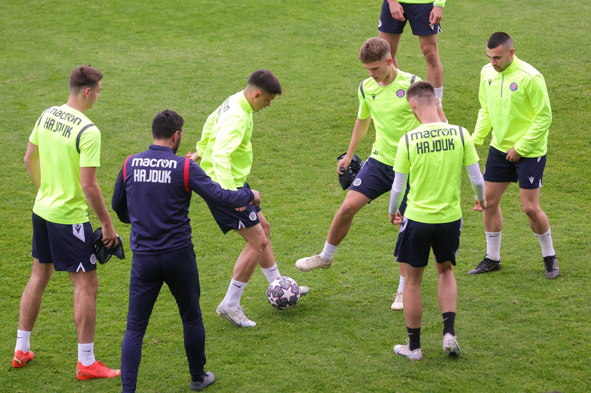 Nyon: Trening mladih nogometaša HNK Hajduk u Švicarskoj