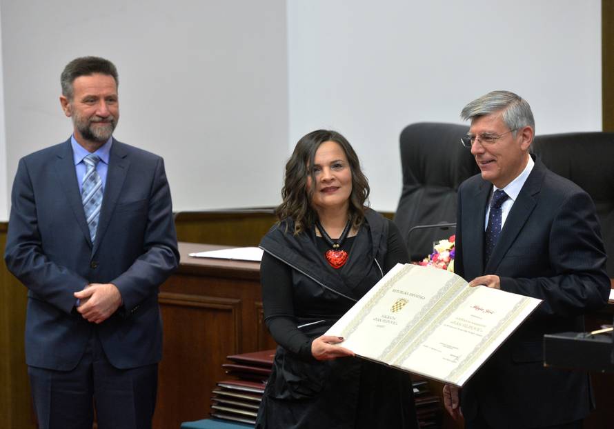 'Nije sve u materijalnom, vi ste za rad nagrađeni i duhovno...'