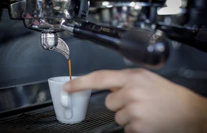 Zbog espressa od 2 eura vlasnik kafića zaradio 1000 eura kazne: 'Zvali su mi policiju zbog kave!'
