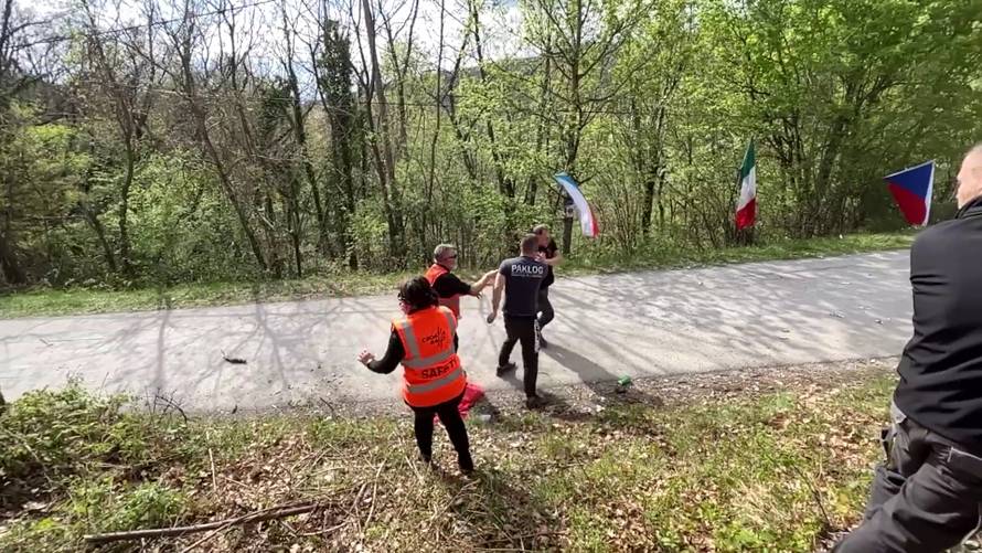 VIDEO Mlatili se na stazi WRC-a u Hrvatskoj, dobili 760 € kazne i godinu dana zabrane na reli!