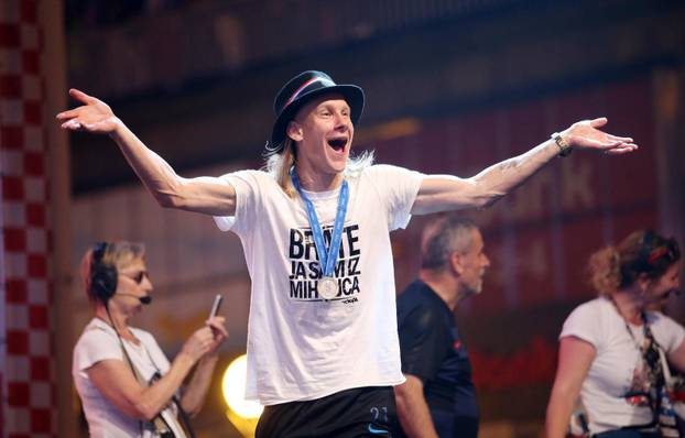 Svečani doček Vatrenih na Trgu bana Josipa Jelačića