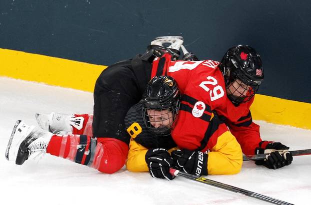 Ice Hockey - Women's Play-offs Quarterfinals - Canada vs Germany