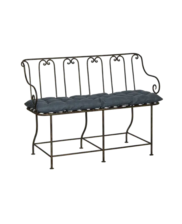 FOTO Nostalgija je bila ključ: Ovo je namještaj koji potpisuje glumica Pamela Anderson