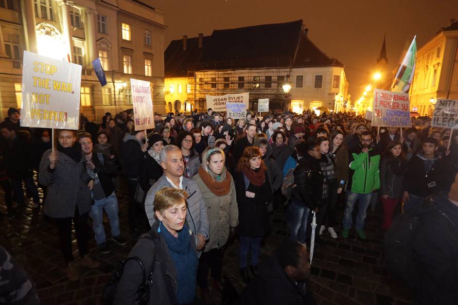 Stotine na Markovu trgu protiv zatvaranja rute za izbjeglice