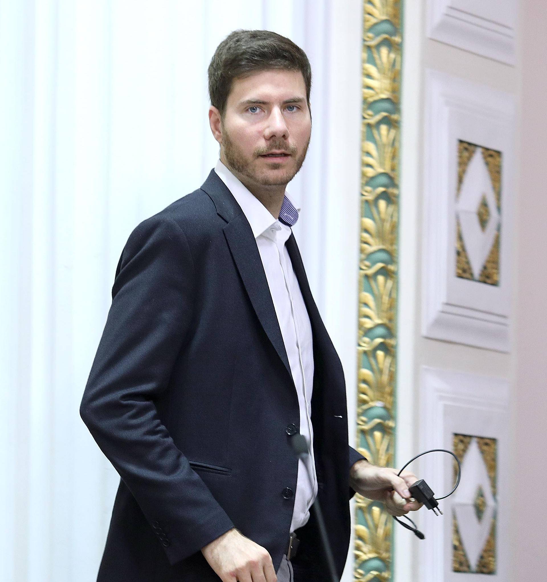 Pernar oštro po HDZ-u: Koga vi radite naivcima i budalama?