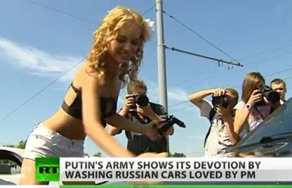 Sve za Putina: Aktivistice u bikiniju prale samo ruske aute