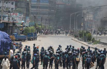 Bangladeš uveo policijski sat, vojnici patroliraju ulicama