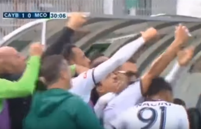 Show u Maroku: Namještali se za selfie pa dobili gol iz penala