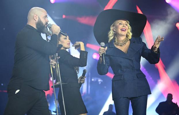 Zagreb:  Lepa Brena zapjevala s Aleksandrom Prijović