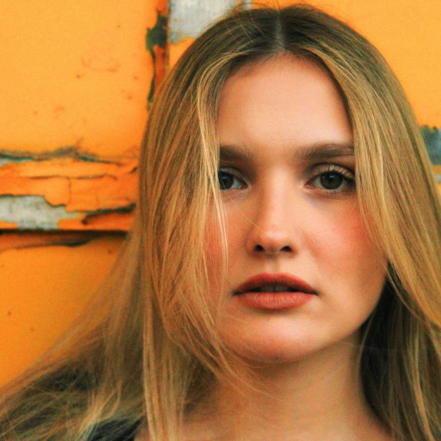 Pjevačica Emma već podiže prašinu uoči CMC festivala