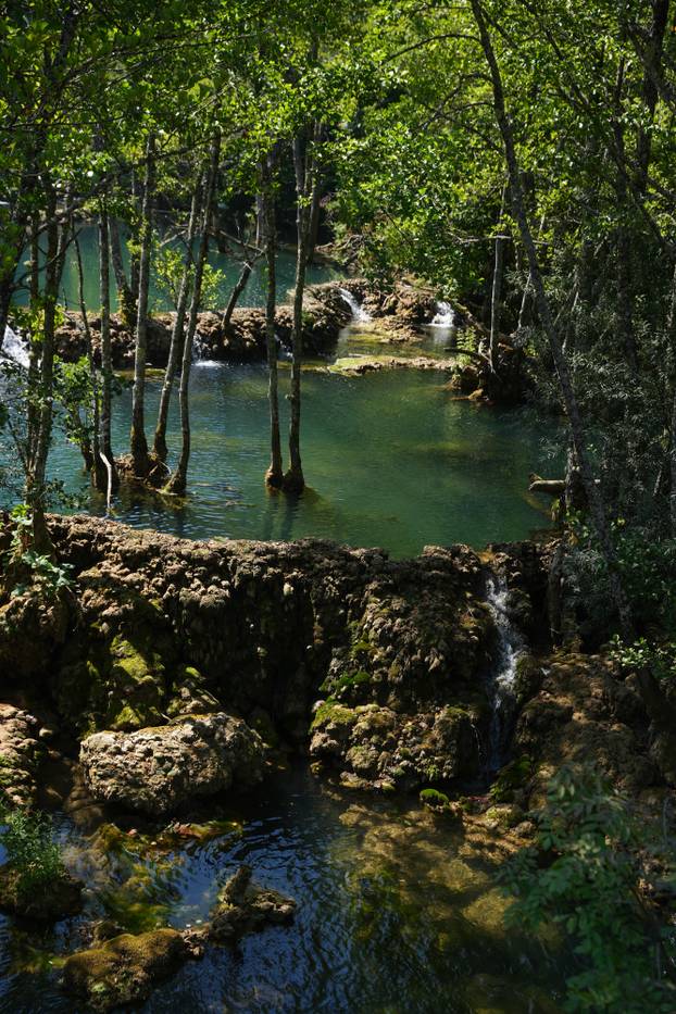 Martin Brod, slikovito naselje smješteno na ušću rijeke Unac u Unu