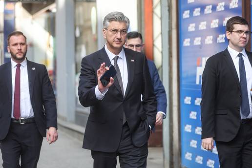 Plenkovi&cacute; o povratku Hrvata s Bliskog istoka: Vratilo ih se 870. Letove smo platili 856.000 &euro;...