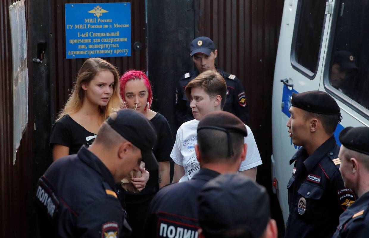 Članice Pussy Riota u zatvoru štrajkaju glađu: Traže smještaj u jednoj ćeliji i da mogu pričati