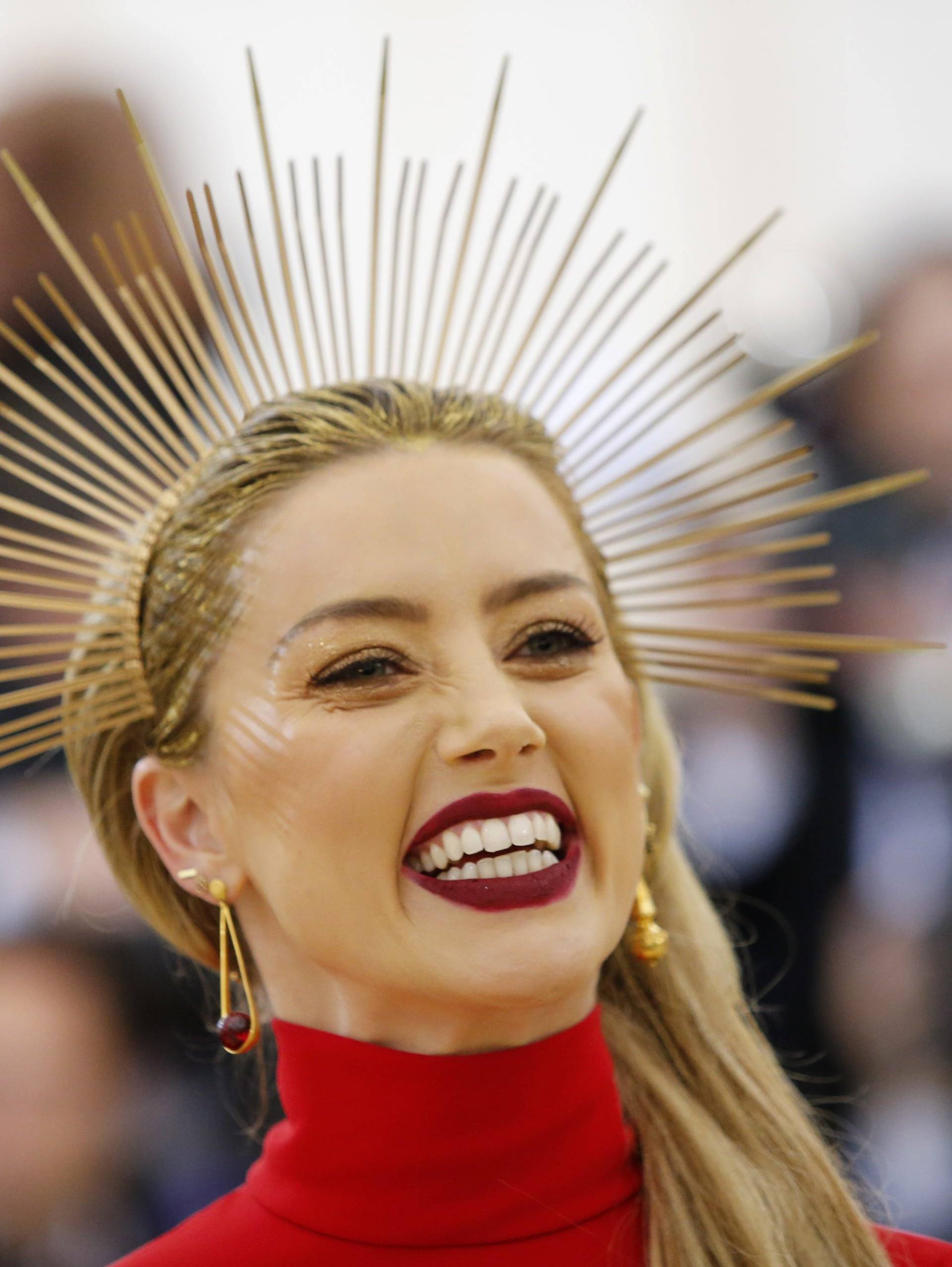 The Met Gala 2018 âHeavenly Bodies: Fashion and the Catholic Imaginationâ