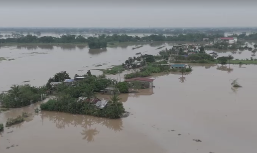 VIDEO Tajfun pogodio Filipine, najmanje osam mrtvih: Kuće su uništene, naselja pod vodom