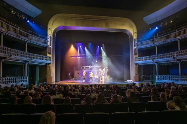 Pula: Predstavom Svjetlonoše u INK započeo 10. Kliker festival