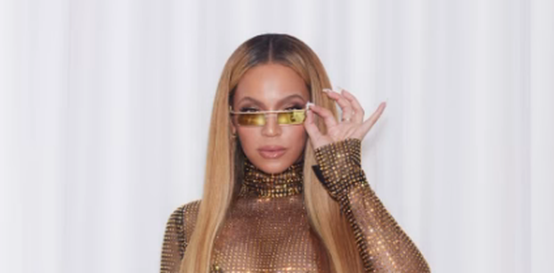 Seksepil bez kočnica: Beyoncé zavela sve u prozirnom korzetu