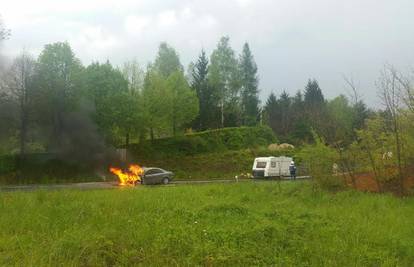 Vatra uništila automobil, u požaru nitko nije ozlijeđen