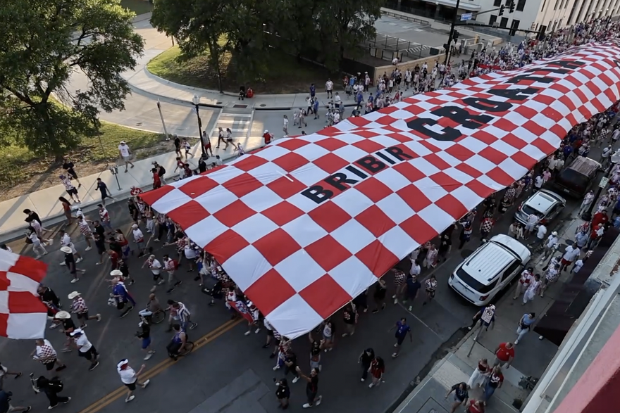 Dallas: Fenomenalan pogled sa 45 kata na veliku povorku hrvatskih navija&ccaron;a