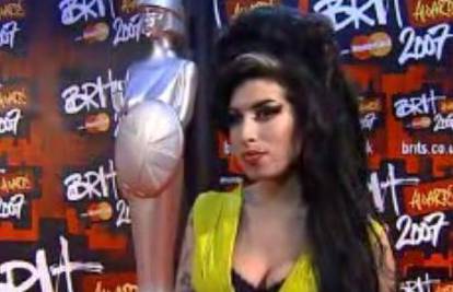 Pjevačica Amy Winehouse otkazala sve svoje nastupe