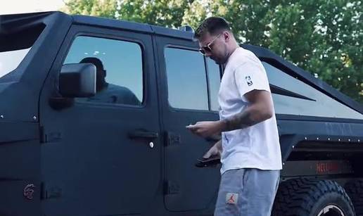 FOTO Ovo je Don&ccaron;i&cacute;eva gara&zcaron;a. Ima &ccaron;ak i 'tenk' za apokalipsu