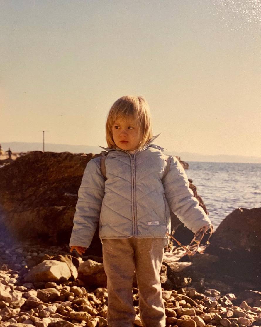 Albina s pratiteljima podijelila fotku prvog dana škole: 'Nadam se da ste vi boljeg raspoloženja'