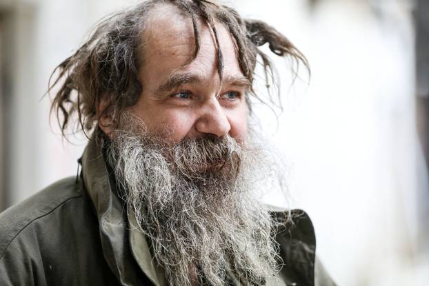 Zagreb: Biv&scaron;i novinar, danas besku&cacute;nik, Hrvoje Gospo&ccaron;i&cacute;