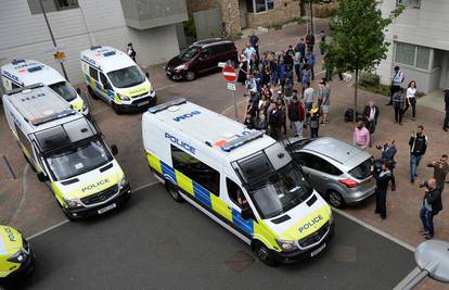 Policija uhitila 12 ljudi nakon stravičnog napada u Londonu