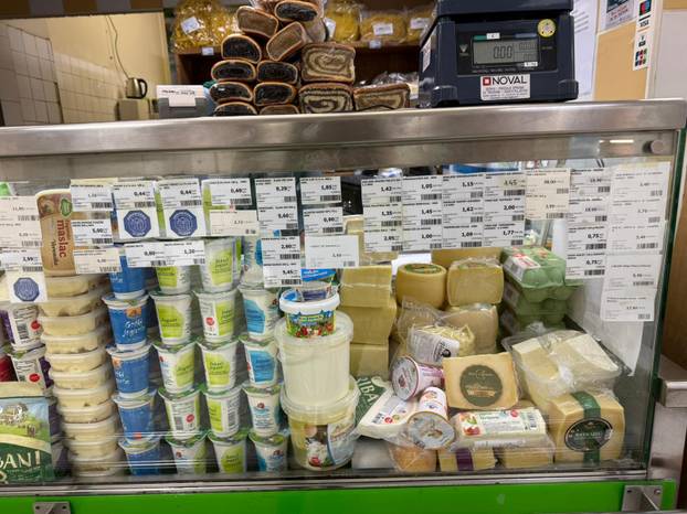 24SATA NA DOLCU Ovo su cijene s tržnice u Zagrebu uoči Uskrsa!