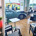 Uznemirujući video iz Slovenije: Vozač izgubio kontrolu i punom brzinom uletio na terasu kafića