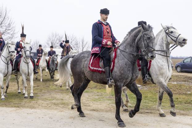 Đakovački bušari – pokladno jahanje u Širokom Polju