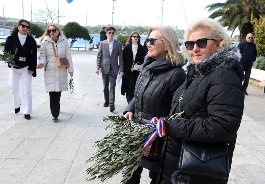 Šibenik: Biskup šibenski Tomislav Rogi? predvodio je procesiju na Cvjetnicu