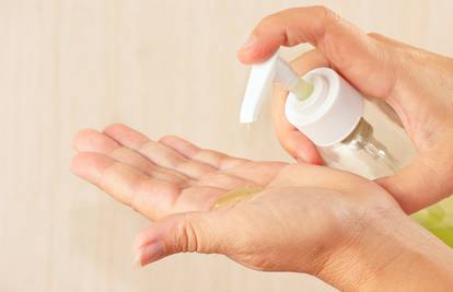 Ovih 13 grešaka mnogi rade s dezinfekcijskim gelom za ruke