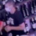 Nevjerojatna snimka iz Trogira: Cura se pravila da kupuje vino, dečko uzeo kasu i zbrisao van!