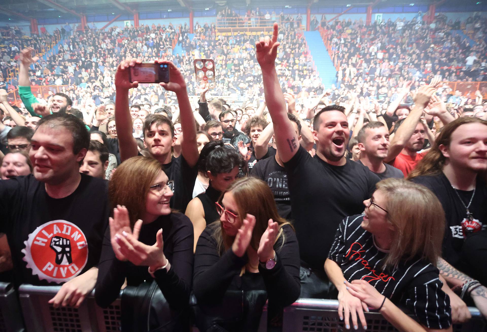 Zagreb: Koncert grupe Hladno pivo u rasprodanom  Domu sportova