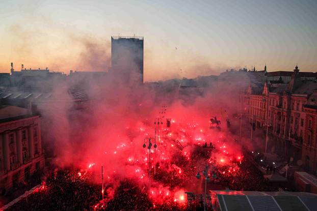 Zagreb: Bakljada na svečanom dočeku hrvatske rukometne reprezentacije