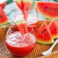 Počastite se ukusnim sokom ili koktelom od svježe lubenice