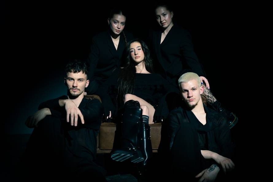 Lana Mandarić: Cijela obitelj je u glazbi, a mama kao autorica pjesama peti put ide na Doru