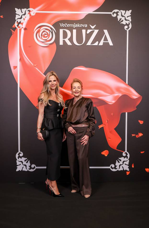 Zagreb: Uzvanici na dodjelu medijske nagrade "Večernjakova ruža" u Hrvatskom narodnom kazalištu