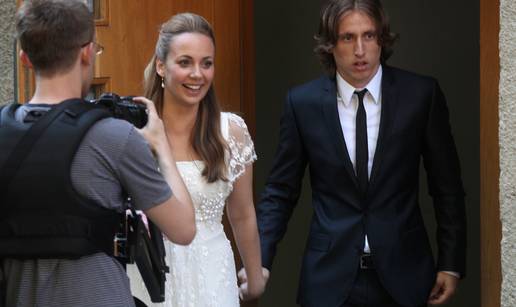 Dvije svadbe, troje djece, jedna ljubav: Evo kako je izgledalo vjenčanje Luke i Vanje Modrić