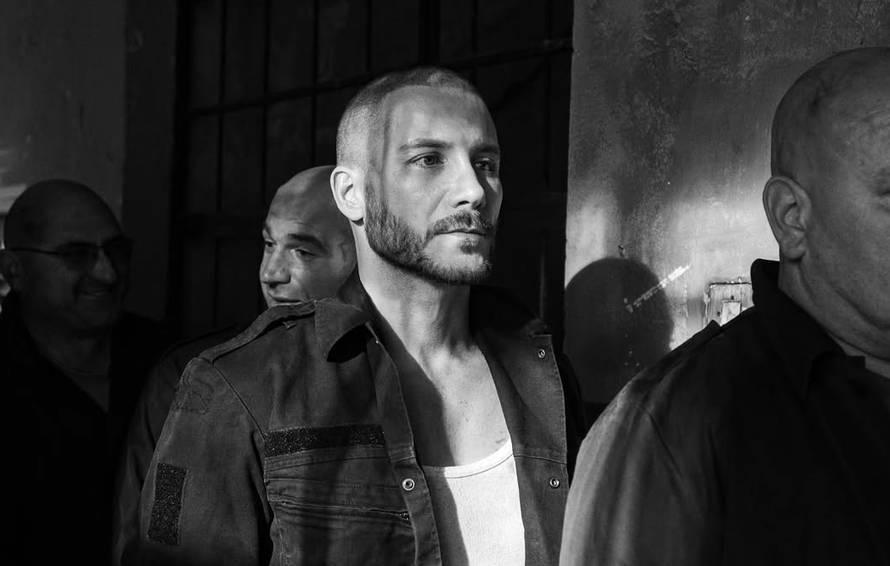 Spotovi pop zvijezde kao kratki filmovi! Saša Kovačević u ulozi zatvorenika rasplakao fanove