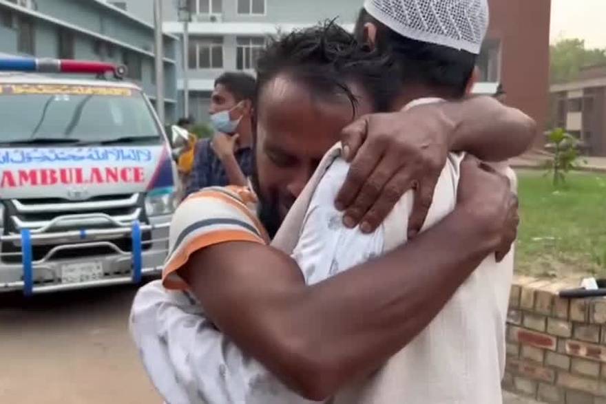 Najmanje 24 poginulih nakon &scaron;to je autobus pao u rijeku tijekom ukrcavanja na trajekt u Banglade&scaron;u