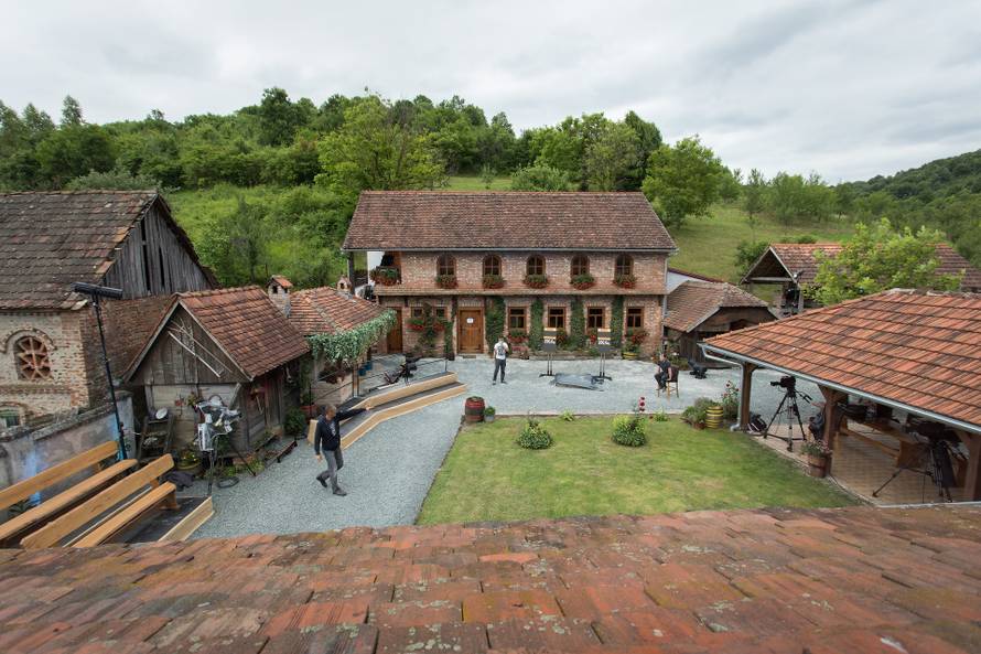 Maja pokazala zavidnu figuru dok trenira kandidate iz showa