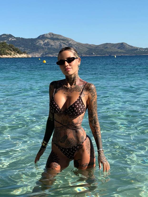 FOTO Od 'Tigrice' do odvjetnice. Ovo su paragvajske i francuske WAGS-ice: Koje su zanosnije?